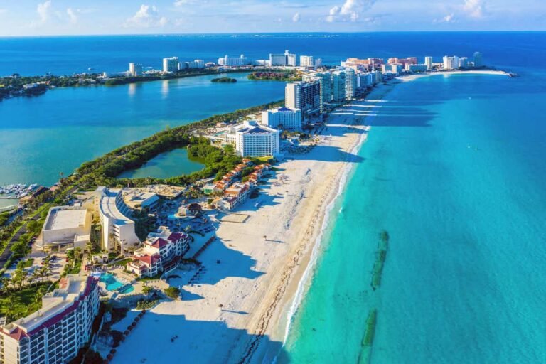 This Is How To Book The Perfect Hotel In Cancun According To Experts