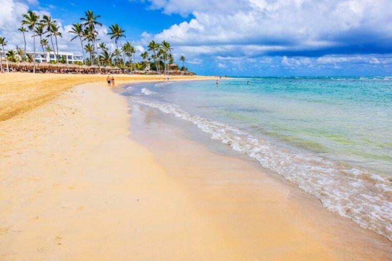 2 US Cities Launching First Ever Flights To Popular Beach Destinations