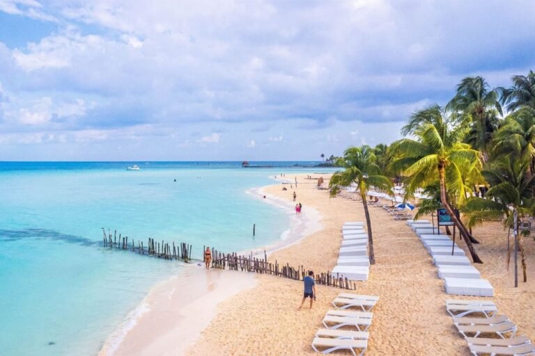 This Is The Best Tropical Island In Mexico For Turquoise Seas & Laid-Back Vibes This Fall