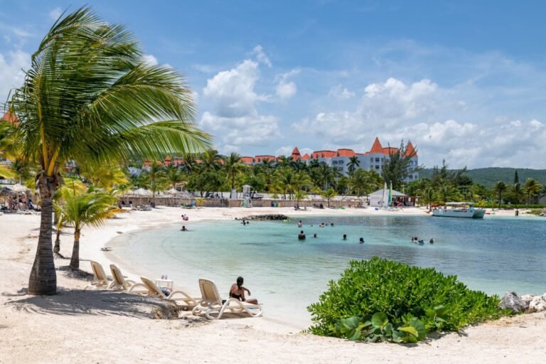 Hyatt Closes 8 All-Inclusive Jamaica Resorts Until January 31