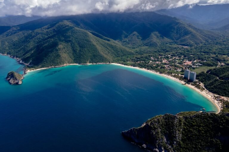 Venezuela Launches New E-Visa For Americans After U.S. Drops Level 4 Travel Warning